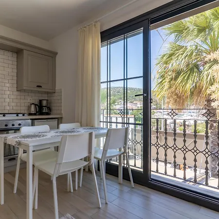 Naro Marina アパート Çeşme