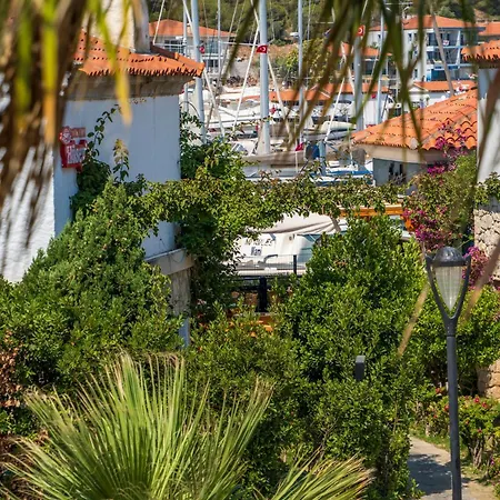 Naro Marina * Çeşme