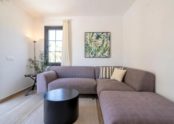 Naro Marina Apartman Çeşme