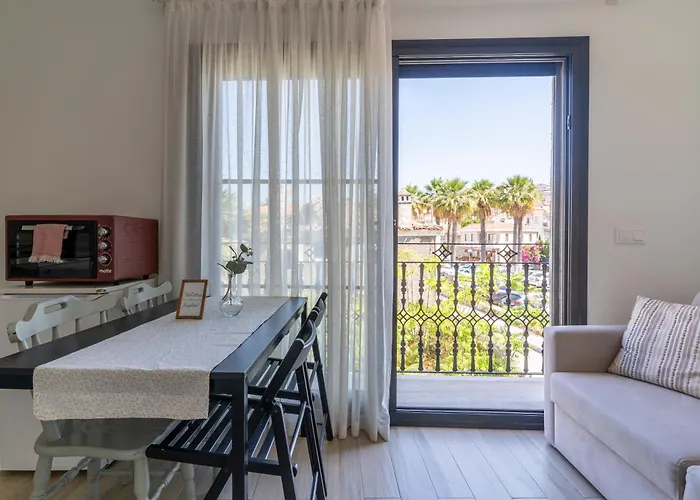 Naro Marina Apartman Çeşme