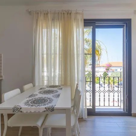 Naro Marina * Çeşme