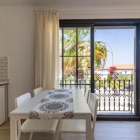 Naro Marina 公寓 *