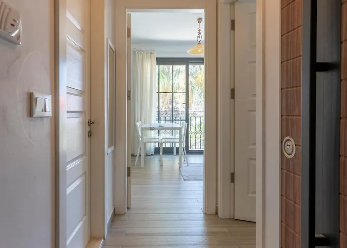 Naro Marina * Кешме